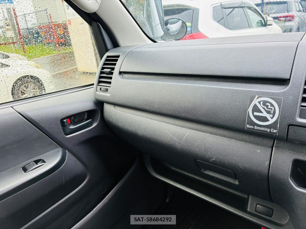 Toyota HIACE VAN 2019-11 8608296-18