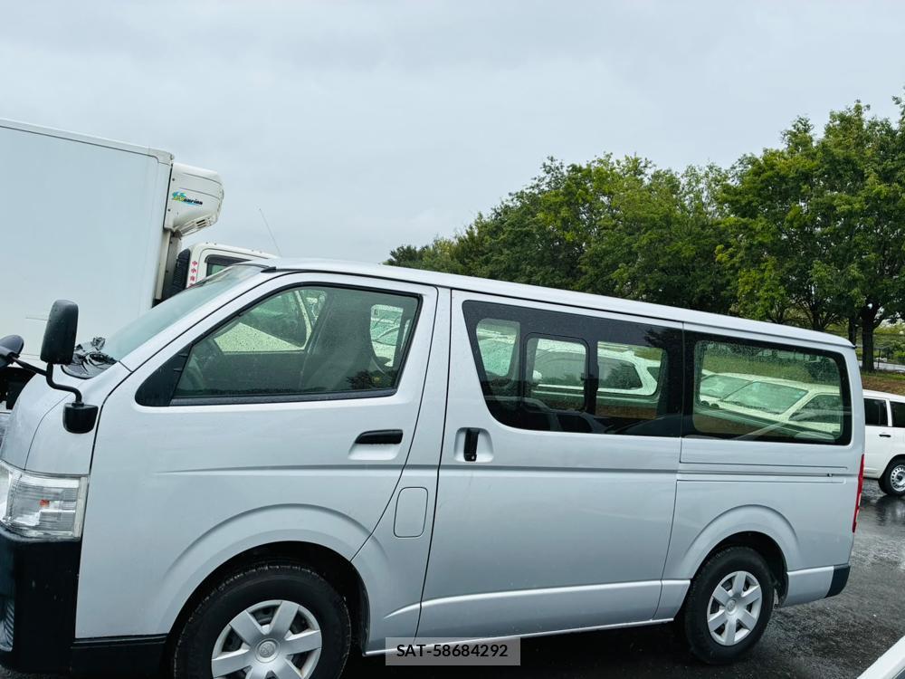 Toyota HIACE VAN 2019-11 8608296-1