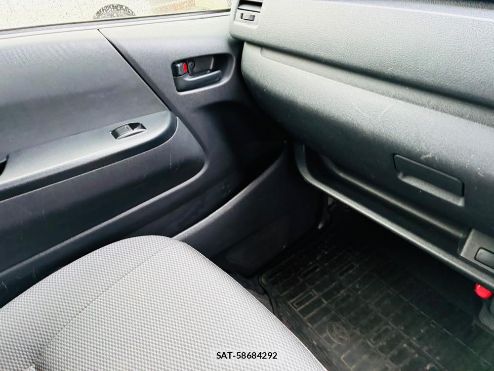 Toyota HIACE VAN 2019-11 8608296-22