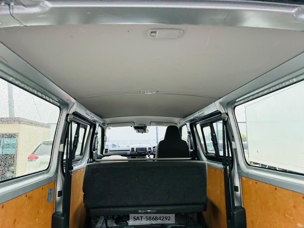 Toyota HIACE VAN 2019-11 8608296-23