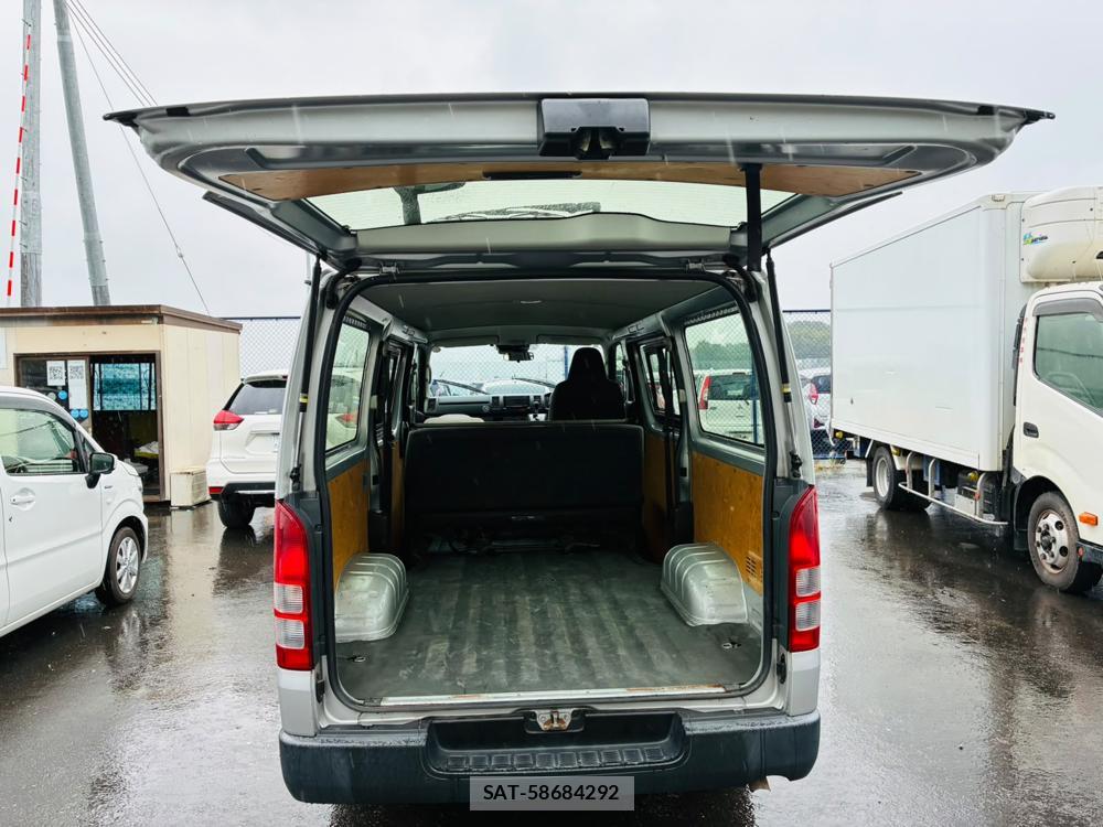 Toyota HIACE VAN 2019-11 8608296-26