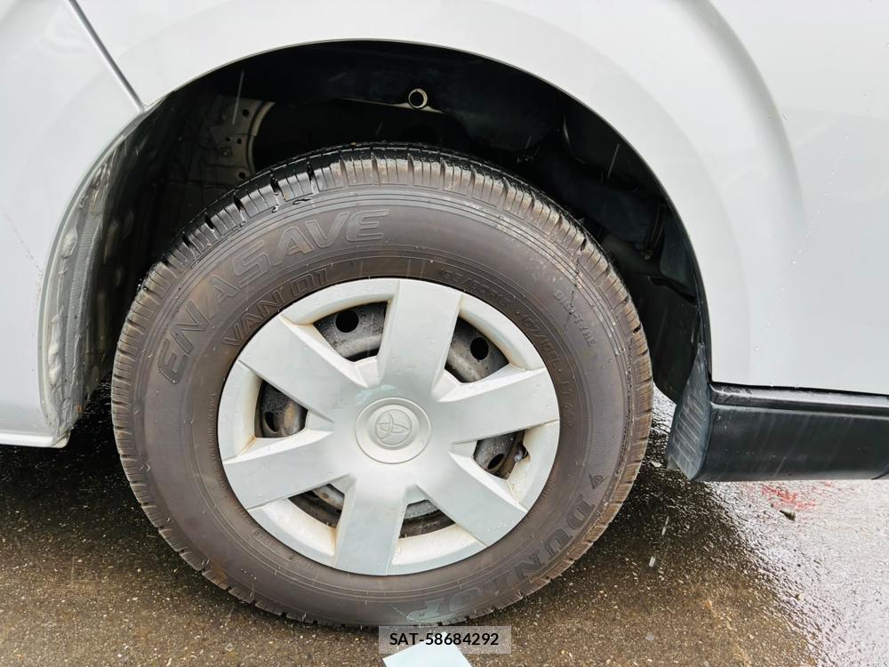 Toyota HIACE VAN 2019-11 8608296-28