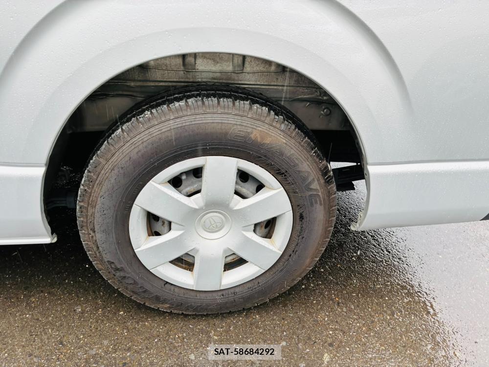 Toyota HIACE VAN 2019-11 8608296-30