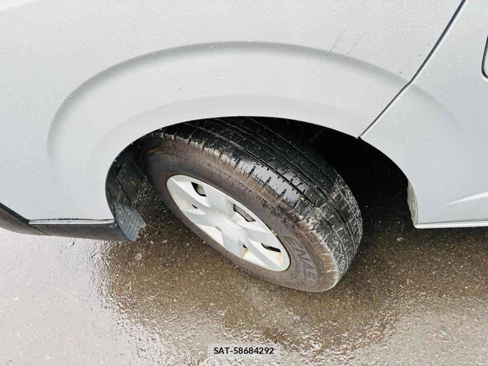 Toyota HIACE VAN 2019-11 8608296-31