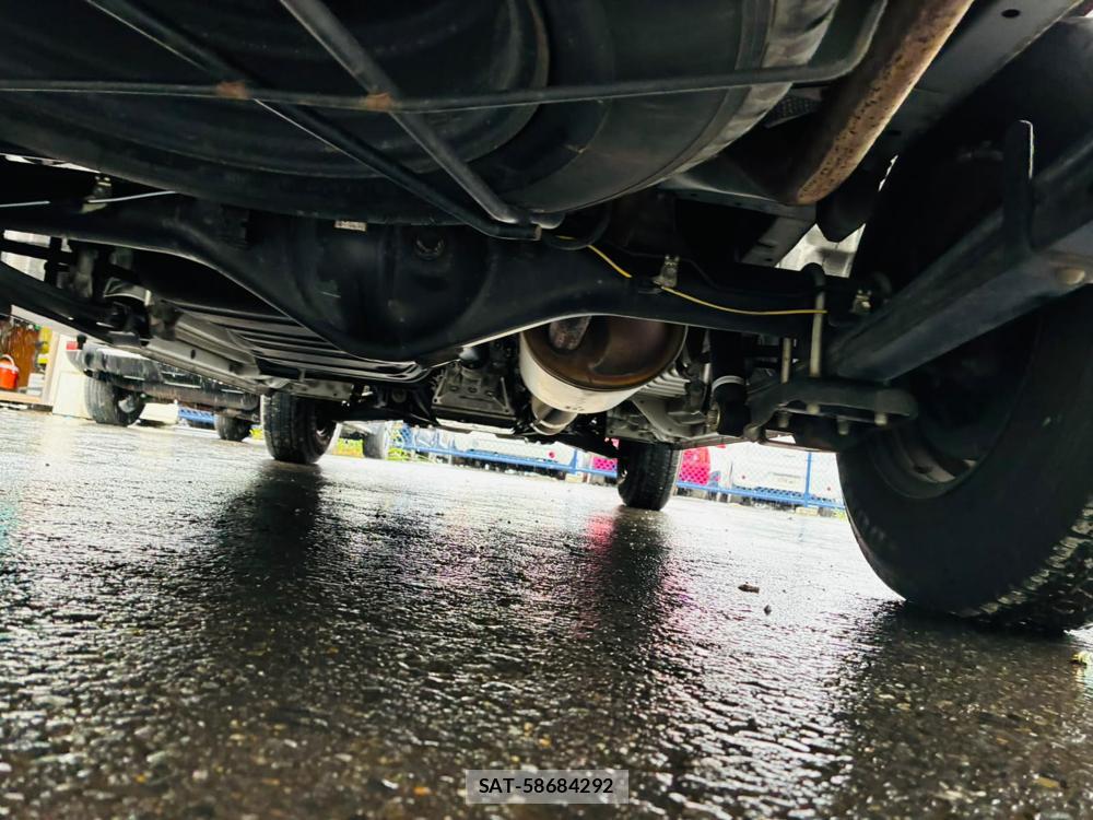 Toyota HIACE VAN 2019-11 8608296-37