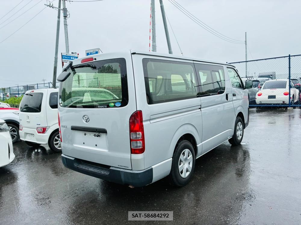 Toyota HIACE VAN 2019-11 8608296-4