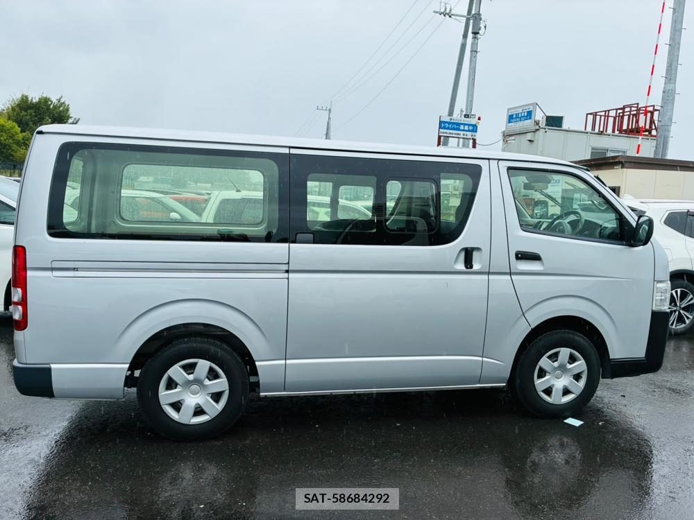 Toyota HIACE VAN 2019-11 8608296-5