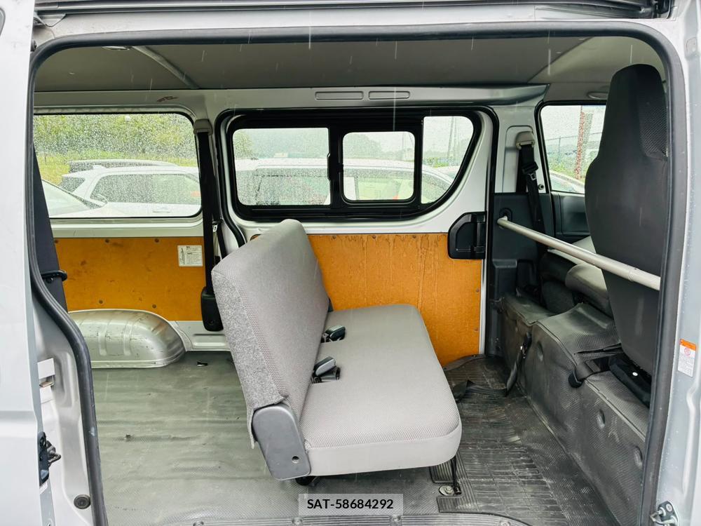 Toyota HIACE VAN 2019-11 8608296-8