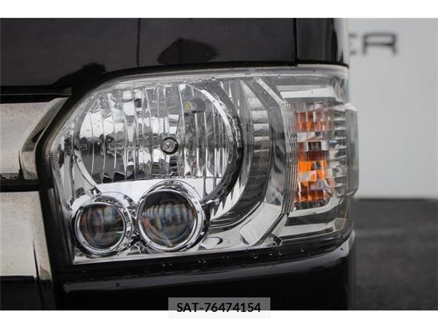 Toyota HIACE VAN 2018-02 8742523-24