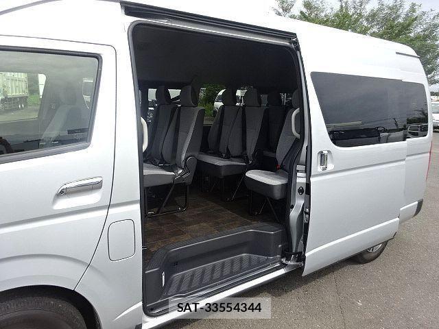 Toyota HIACE VAN 2017-09 8780468-10