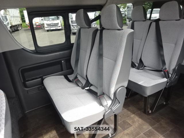 Toyota HIACE VAN 2017-09 8780468-13