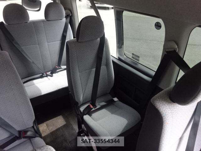 Toyota HIACE VAN 2017-09 8780468-17