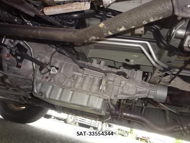 Toyota HIACE VAN 2017-09 8780468-25