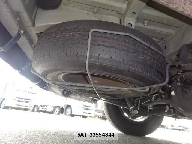Toyota HIACE VAN 2017-09 8780468-28