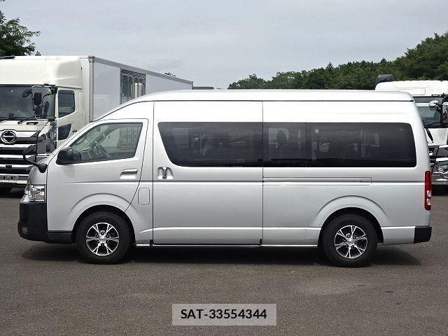 Toyota HIACE VAN 2017-09 8780468-3