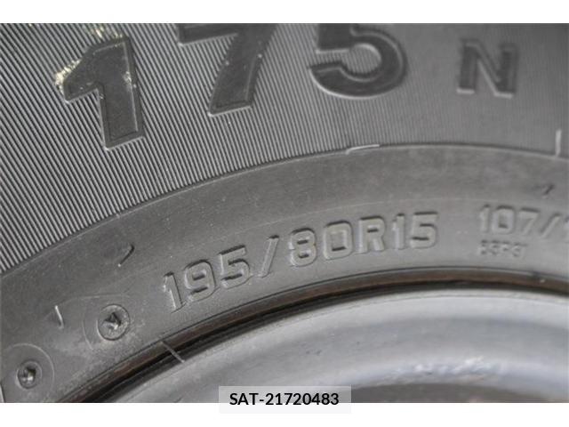 Toyota HIACE VAN 2021-04 8780471-25