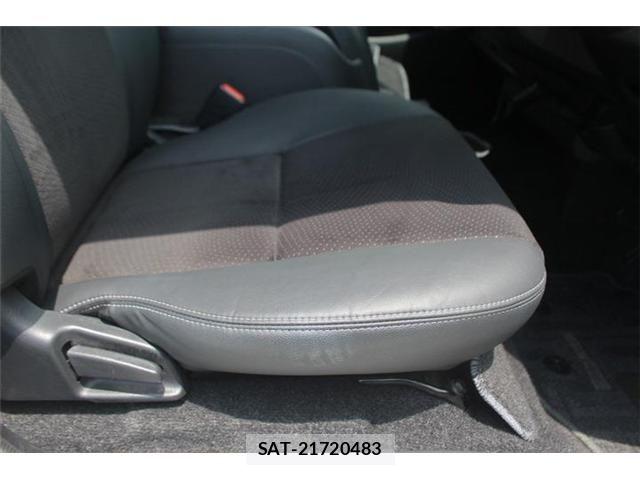 Toyota HIACE VAN 2021-04 8780471-28