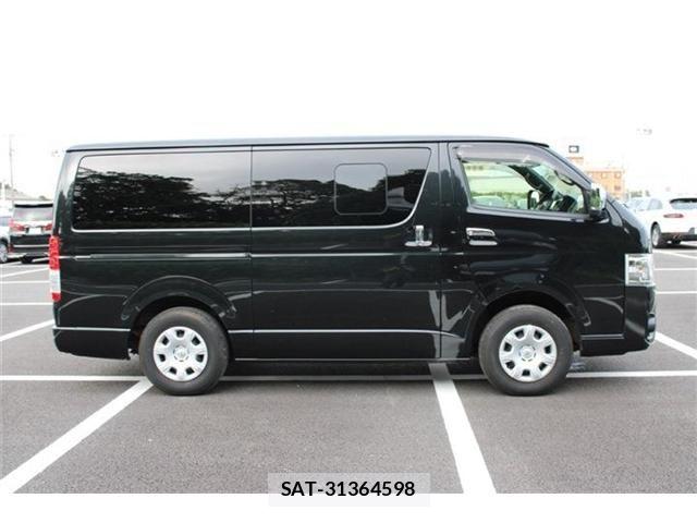 Toyota HIACE VAN 2021-01 8840998-21