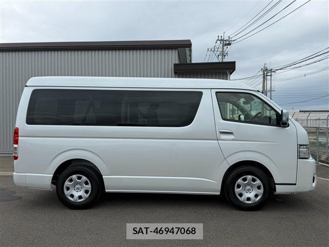 Toyota HIACE VAN 2026-04 8849237-9