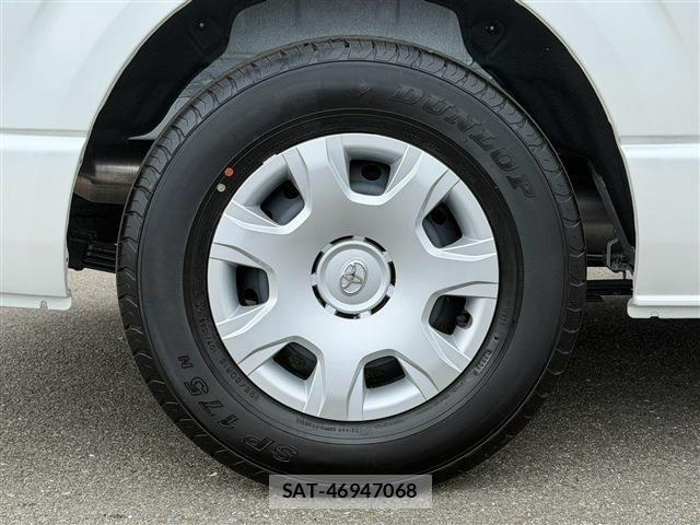 Toyota HIACE VAN 2026-04 8849237-10