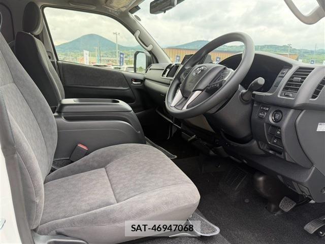 Toyota HIACE VAN 2026-04 8849237-12