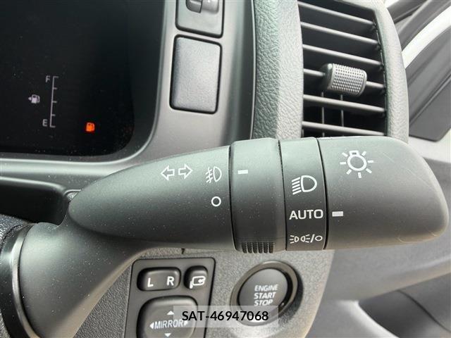 Toyota HIACE VAN 2026-04 8849237-22