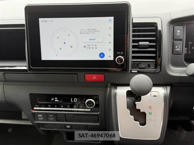 Toyota HIACE VAN 2026-04 8849237-24