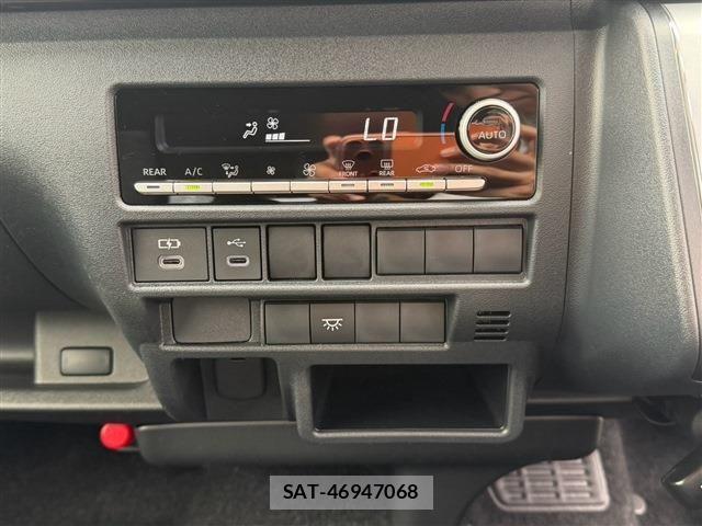 Toyota HIACE VAN 2026-04 8849237-28