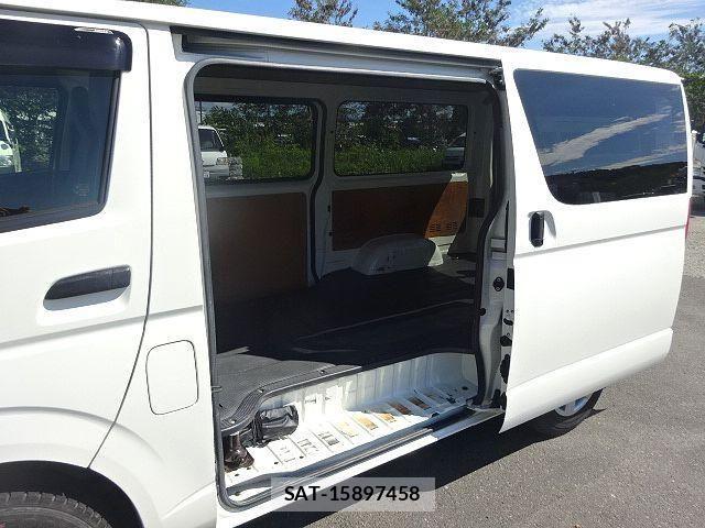 Toyota HIACE VAN 2022-03 8871122-9