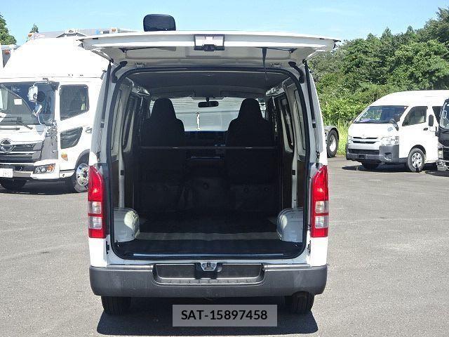Toyota HIACE VAN 2022-03 8871122-11