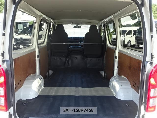 Toyota HIACE VAN 2022-03 8871122-13