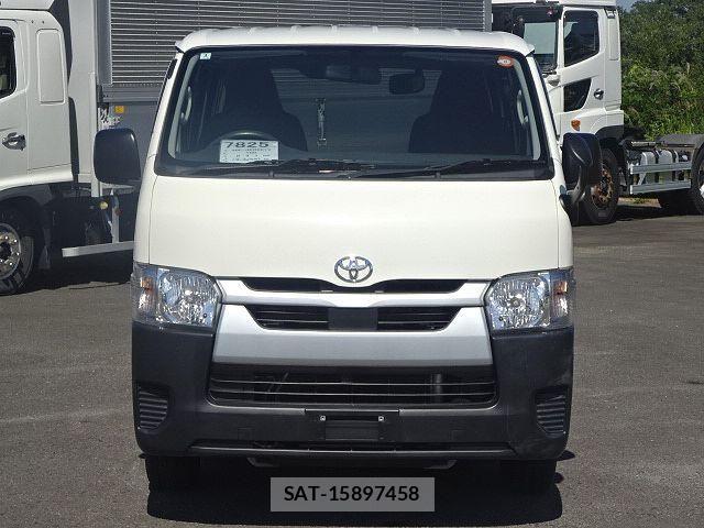 Toyota HIACE VAN 2022-03 8871122-1