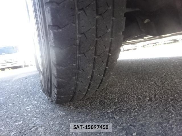 Toyota HIACE VAN 2022-03 8871122-25