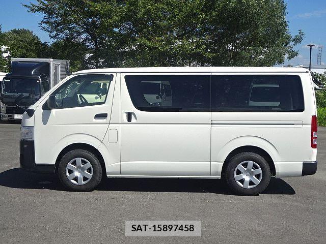 Toyota HIACE VAN 2022-03 8871122-3