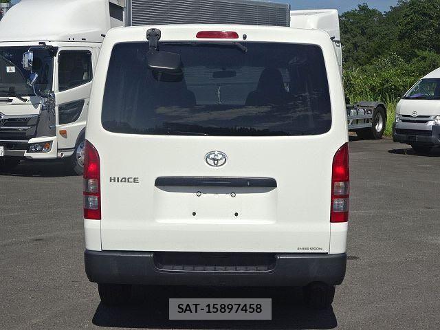 Toyota HIACE VAN 2022-03 8871122-6