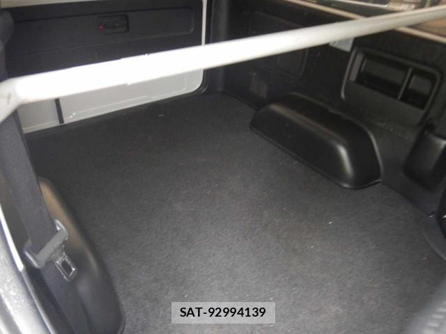 Toyota HIACE VAN 2013-01 8871123-27
