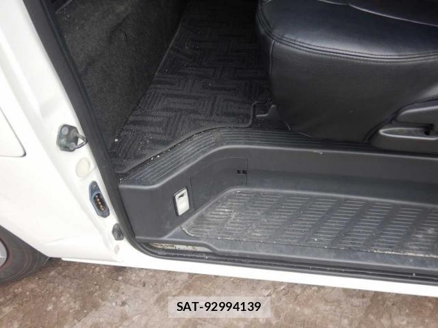 Toyota HIACE VAN 2013-01 8871123-8
