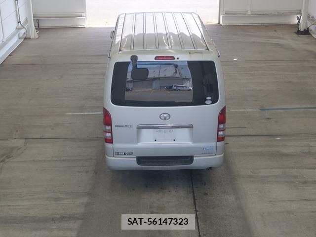 Toyota HIACE VAN 2008-10 8914328-2