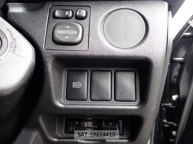 Toyota HIACE VAN 2021-06 3906030-15