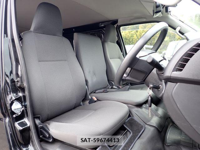 Toyota HIACE VAN 2021-06 3906030-19
