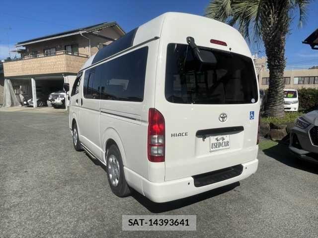 Toyota HIACE VAN 2013-09 1331119-11