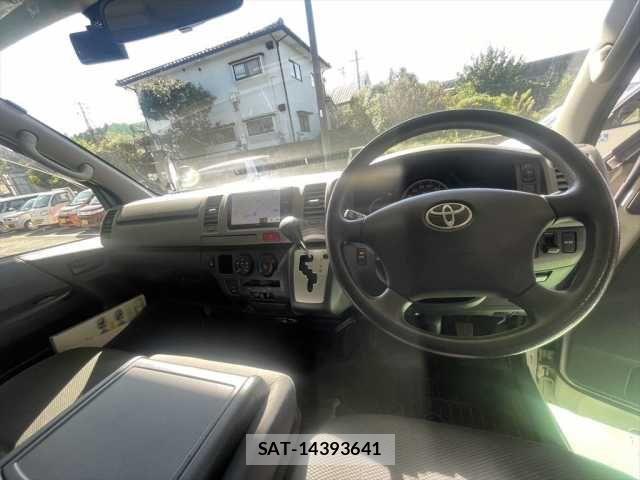 Toyota HIACE VAN 2013-09 1331119-15
