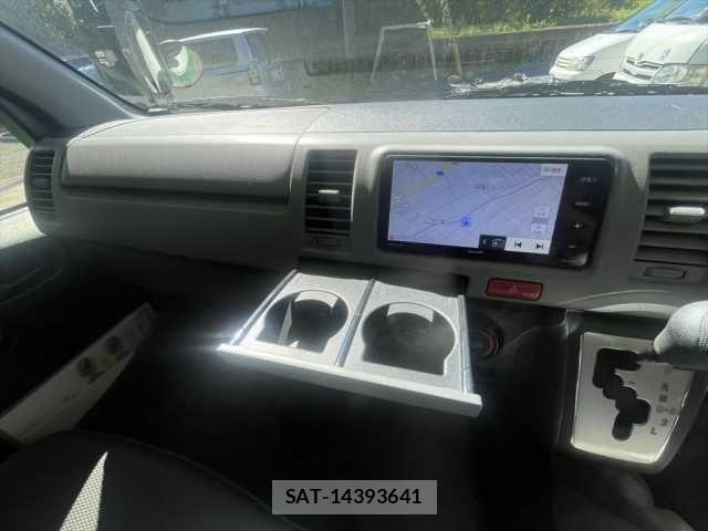 Toyota HIACE VAN 2013-09 1331119-16