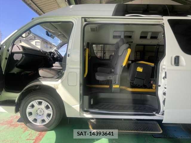 Toyota HIACE VAN 2013-09 1331119-19