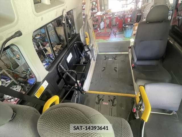 Toyota HIACE VAN 2013-09 1331119-4