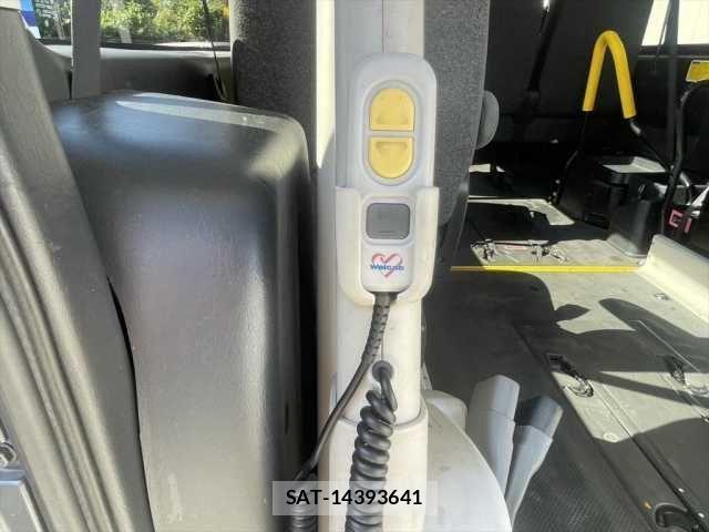Toyota HIACE VAN 2013-09 1331119-6
