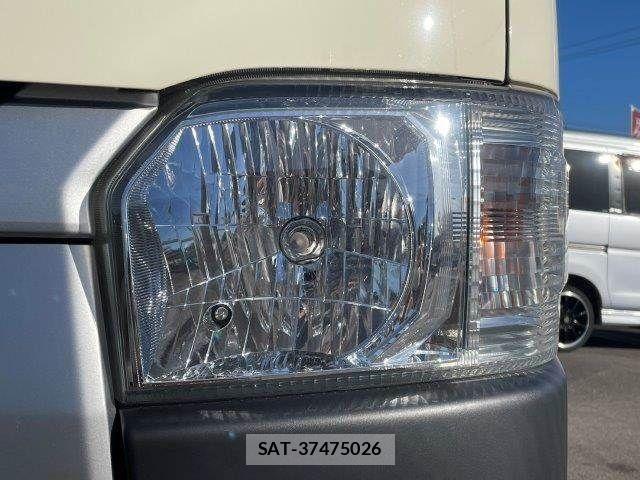 Toyota HIACE VAN 2021-03 3769303-28