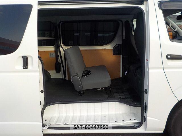 Toyota HIACE VAN 2021-02 4324674-17