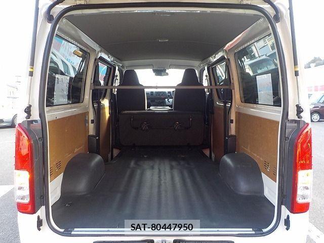 Toyota HIACE VAN 2021-02 4324674-19