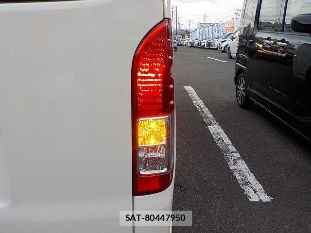 Toyota HIACE VAN 2021-02 4324674-25
